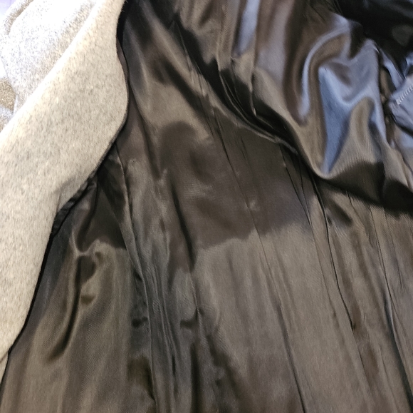 Vintage men's HEAVY wool lined coat, double breasted with back pleat, and belt - Picture 4 of 5